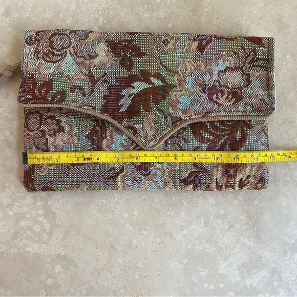 Tibor Handbags California Vintage Floral Tapestry Bohemian Foldover Clutch - Picture 12 of 15